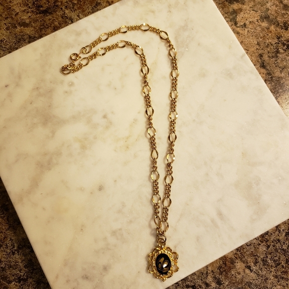 Vintage Vigaro Chain Filigree Gold Frame Black & Copper Cameo Center Necklace - Picture 3 of 14